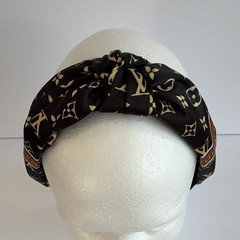 Women’s Black Fabric Knotted Padded Headband, Logo Pattern, Casual Classic