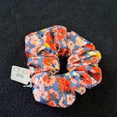 NEW ICING Claire’s flower Scrunchie Hair Accessory