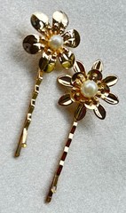 2x Gold Flower Hair Pins Bobby Clips with Faux Pearl Accent Elegant Women’s