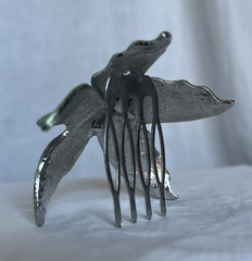 Vintage Y2k Metal Hair Comb Green Jeweled Flower Fairycore Summer Garden Party