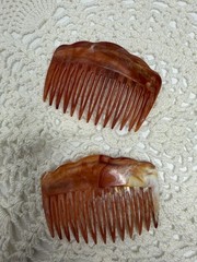 Lot of 2 Hair combs/ Faux Marble detail/ plastic / made in Hong Kong /Vintage