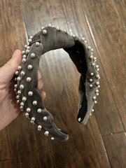 LELE SADOUGHI GRAY GREY KNOTTED HEADBAND VELVET EMBELLISHED FAUX PEARLS KNOTTED