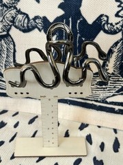 Metal Snake Shaped Claw Clip For Hair In Glossy Gunmetal Gray