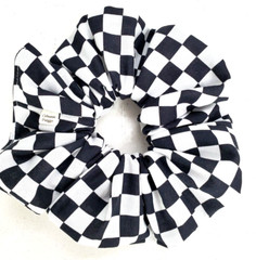 Handmade Women’s Scrunchies size XL Cotton Fabric Back/White Racing Check New