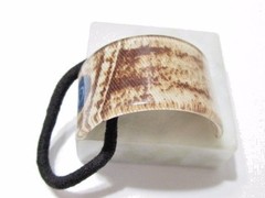 CURLED PLASTIC PONY TAIL HOLDER BROWN WHITE MARBLED BLUE ABSTRACT TAIWAN