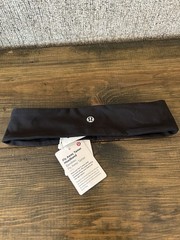 NWT Lululemon Headband Fly Away Tamer One Size. Black