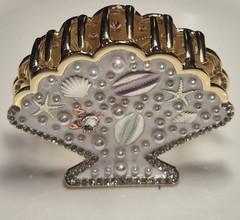 Gold seashell hair clip with rhinestones & pearls, beach-style metal clip.
