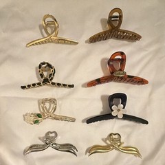 Lot of 8 Women’s Claw Hair Clips, Metal & Plastic, Multicolor, Flower Accent
