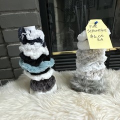 Multicolor Faux Fur Fabric Scrunchies for Women, Ruffled Hair Accessories