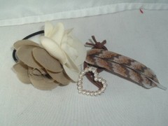 TAN CREAM FLOWER & FAUX PEARL HEART PONYTAIL HOLDERS & BARRETTE HAIR ACCESSORY