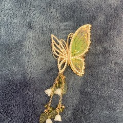 Hair Claw Clip Plastic Green Wings White Flower Dangle 1PCS