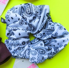 Victoria’s Secret PINK Hair Scrunchies Beauty Bundle – Lot of 4