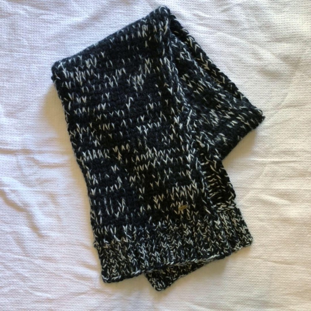 dosa Scarf by ARTS&SCIENCE – Warm, Unisex, Versatile Style