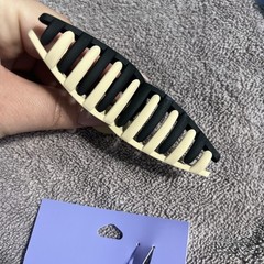 Claire’s Beige Black Matte Loop Hair Claw Clip Modern Minimalist Style New
