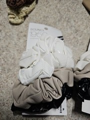Scunci Lot Of 12 Assorted Hair Accessories