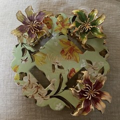 Natasha 3D Lily Flower Metal Enameled Hair Clips Gold Tone Set of 3 NEW GORGEOUS