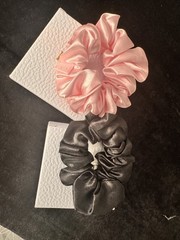 Christian DIOR Beauté Satin Hair Scrunchie Pink/Black w/original BOX
