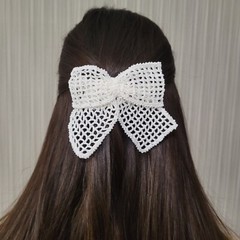 Crochet hair bow / crochet hair clip / white hair bow / Barrettes bow Clips