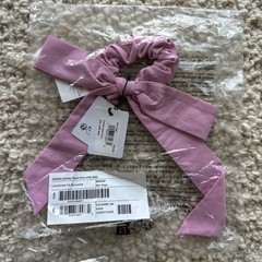 Alo Yoga Love Knot Scrunchie In Candy Heart Pink.