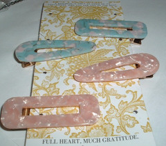 4 PASTEL PINK AND BLUE WITH GLITTER LUCITE 3″ HAIR CLIPS NEW W TAG