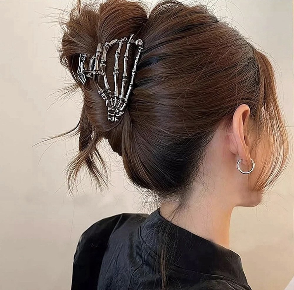 NWT Skull Skeleton Hand Bone Hair Clip Metal Skull Claws Hair Accessories (J123)