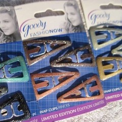 4 Goody Fashionow Triangle Glittery Epoxy Covered Metal Hair Snap Clips Glitter
