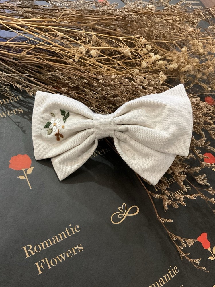 Minimalist Handmade Embroidered Linen Floral Wedding Bow Elegant Hair Clip